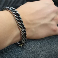 Armband tät pansar William svartbehandlat stål