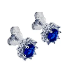 Carmoséörhängen i silver