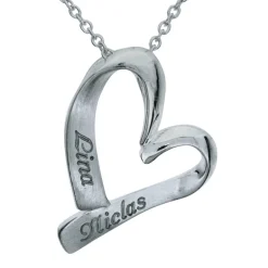 Vridet halsband med hjärta och gravyr